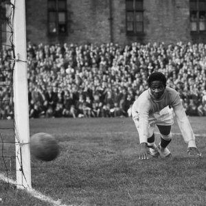 Nigerian Football Legend Peter Fregene Passes Away at 77:  A Life Dedicated to the Green Eagles