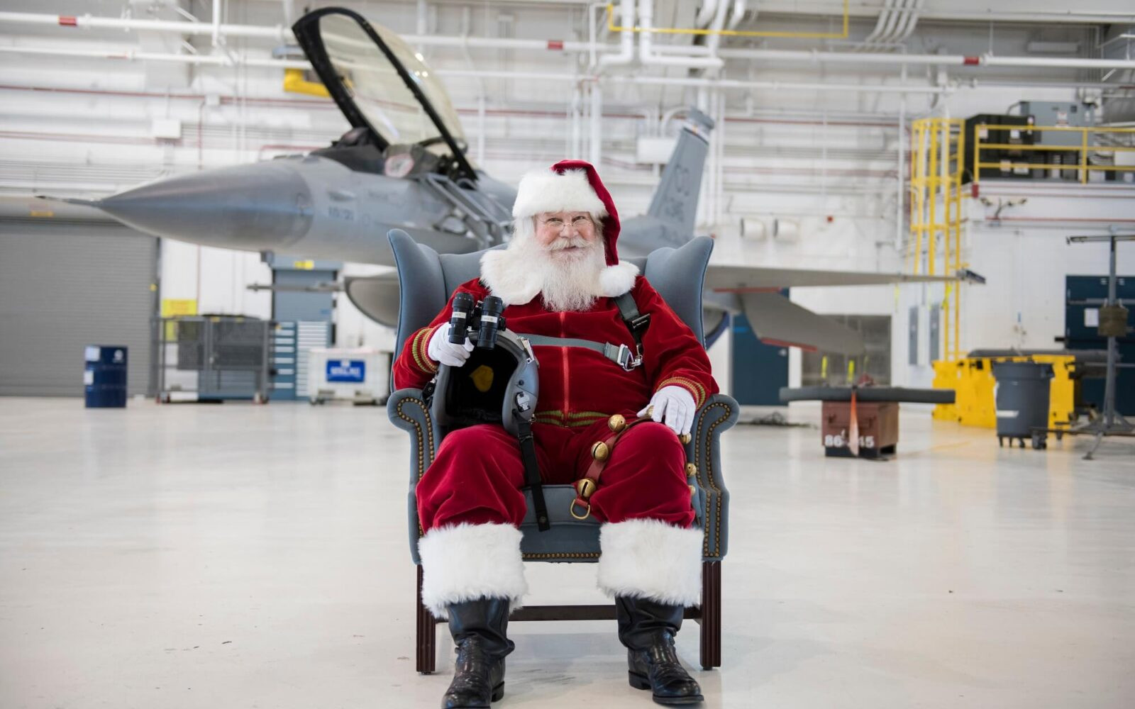 NORAD Tracks Santa's Journey: Live Updates and 69-Year-Old Tradition!