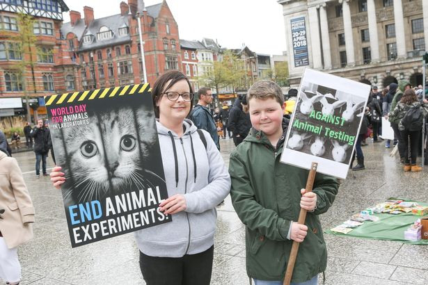 Nottingham Protests: Rival Groups Clash in Old Market Square Amidst Heavy Police Presence