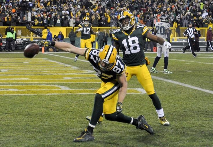 Packers Dominate Seahawks in Thrilling Sunday Night Showdown: Love and Jacobs Lead Green Bay to Victory!