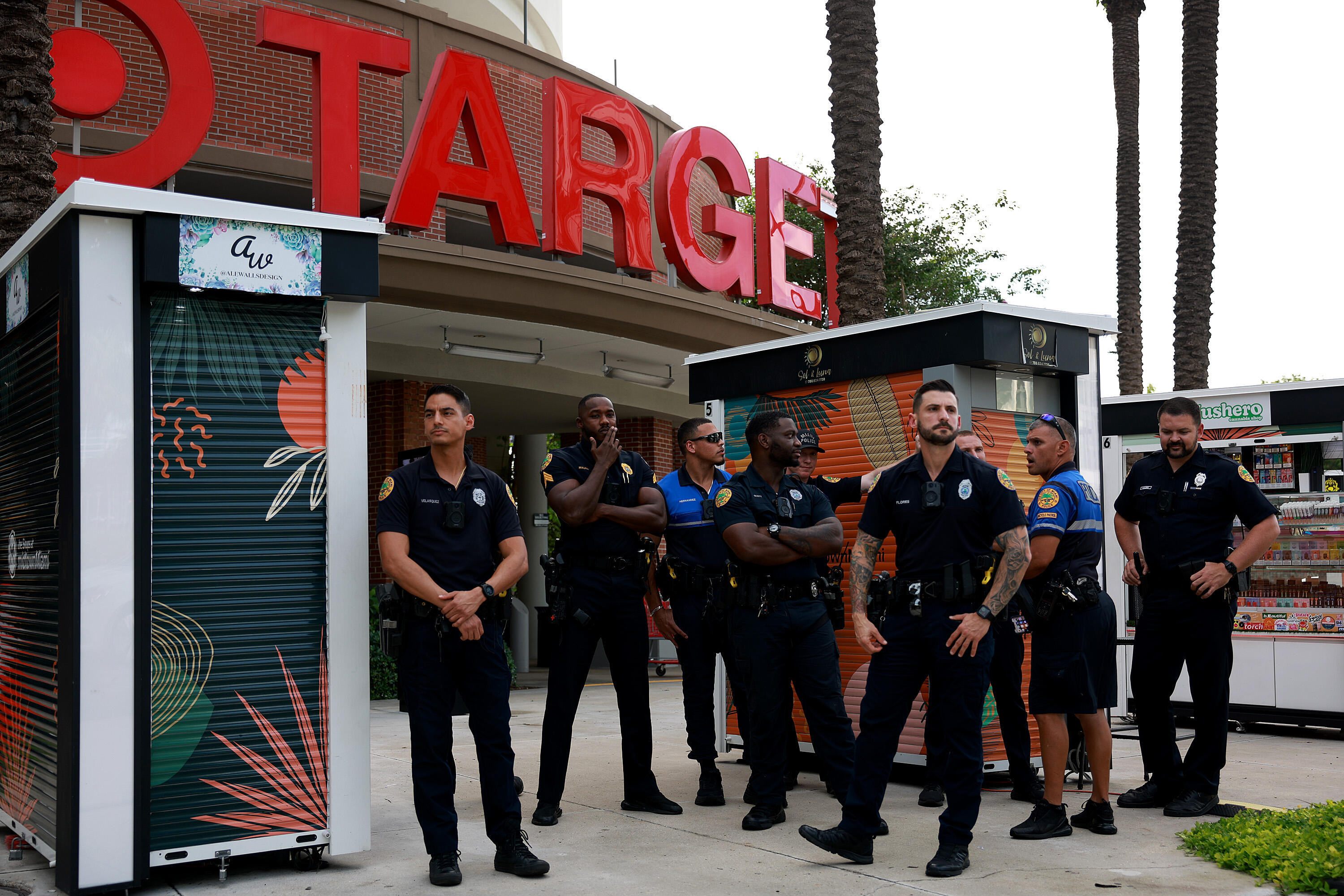 Party City's Shocking Collapse: US Stores Closing, Thousands of Jobs Lost!