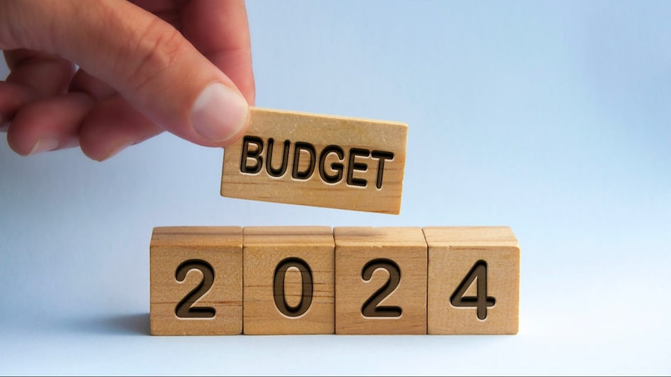 Poland's 2025 Budget: Fiscal Consolidation Challenges and Uncertain Economic Outlook