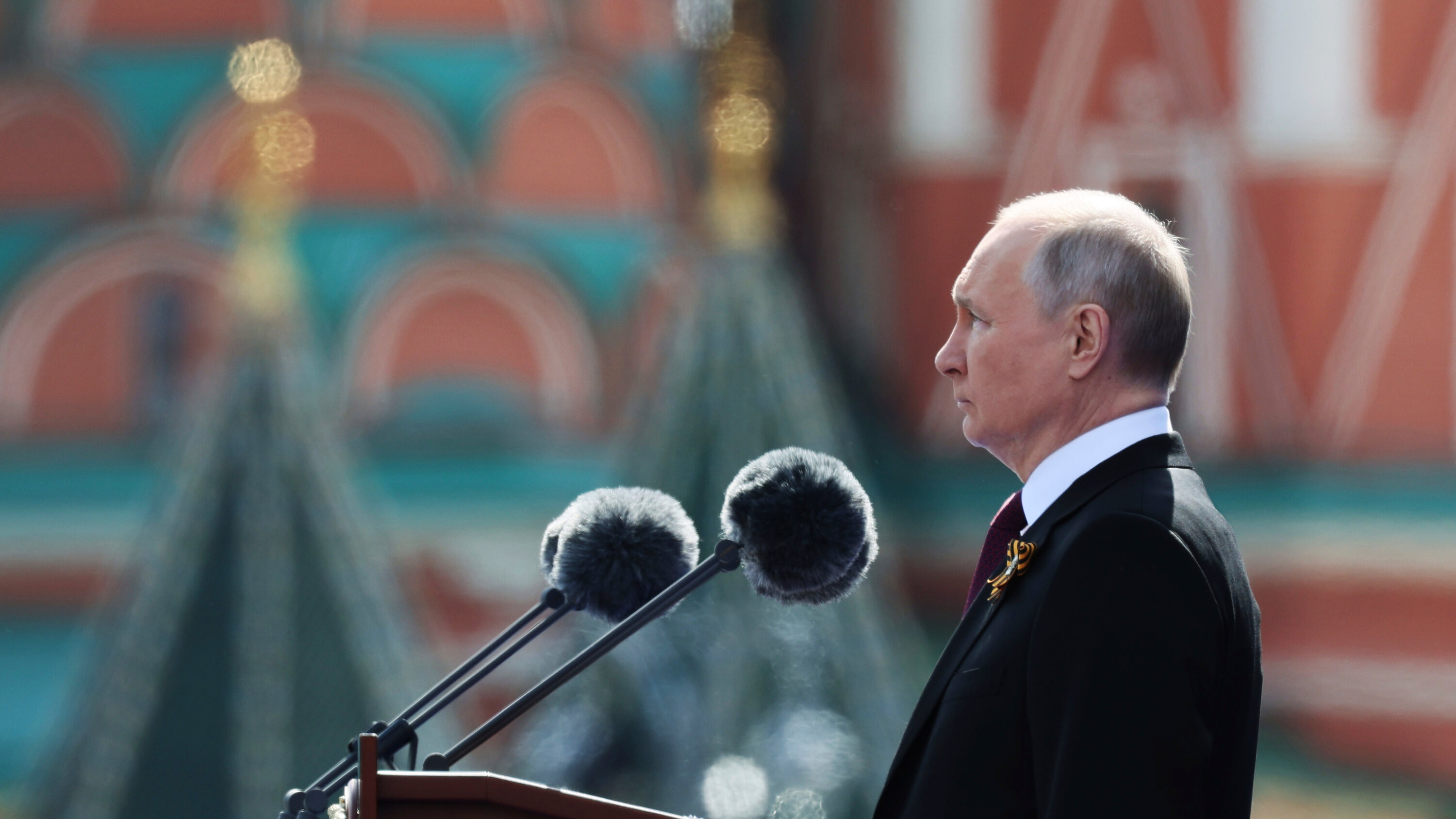 Putin Issues Nuclear Threat: Russia Would Consider Western Support of Ukraine a 'Joint Attack'