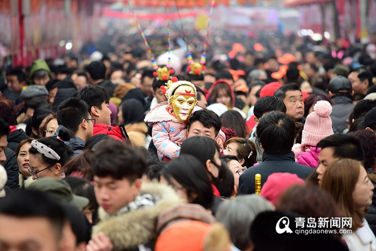 Qingdao's Radish, Yuanxiao, and Tangqiu Fair: A Centuries-Old Tradition Lights Up Shibei!