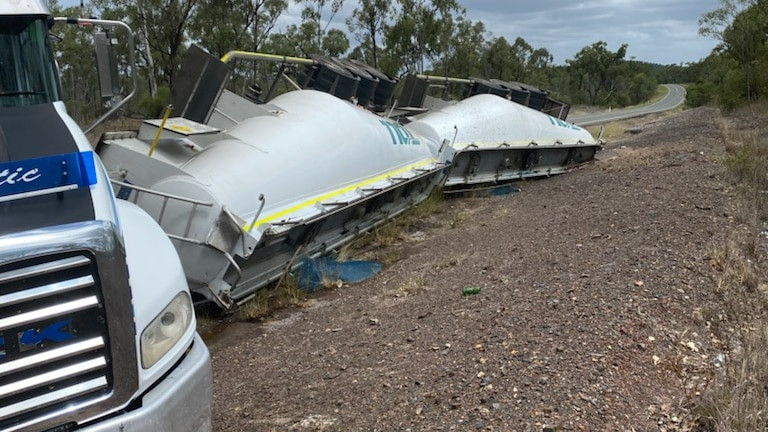 Queensland Bruce Highway Closed After Ammonium Nitrate Truck Explosion: Residents Told to Evacuate