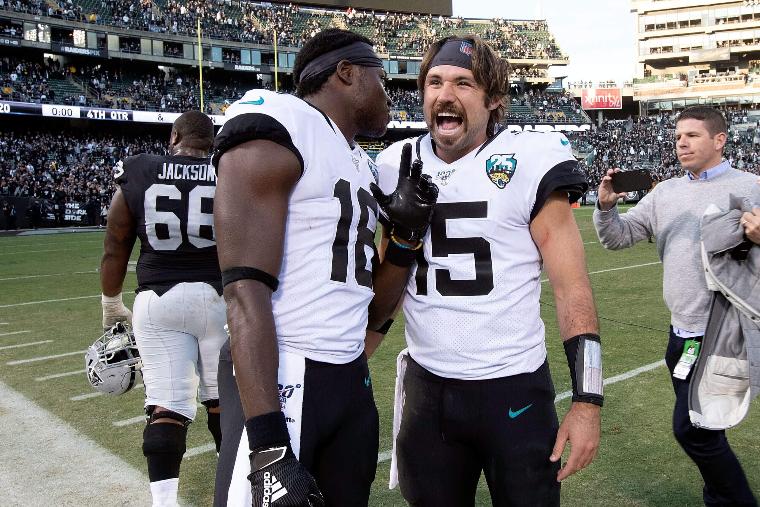 Raiders Stars Crosby, Minshew Pose With Trump In Las Vegas