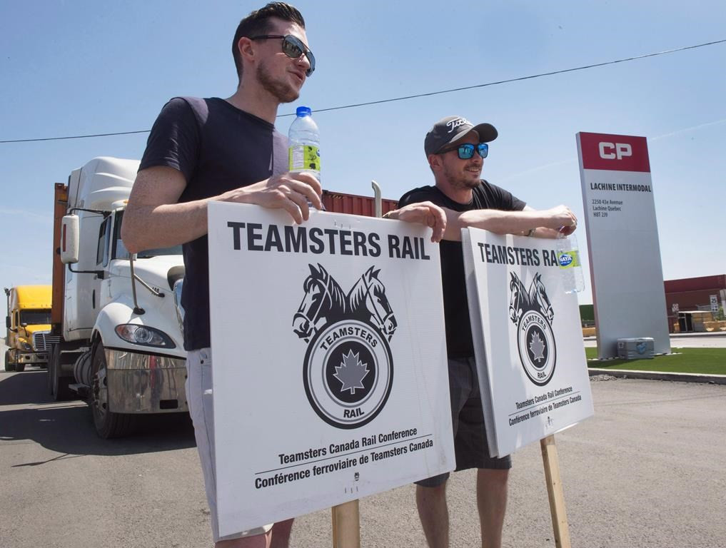 Rail Union Defies Ottawa, Issues Strike Notice After Binding Arbitration Order