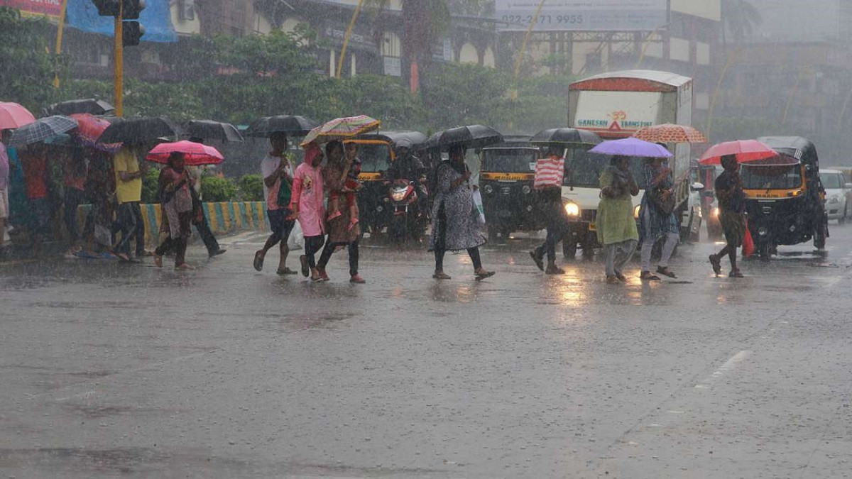 Red Alert Issued as Heavy Rains Batter Coastal Karnataka, Leading to House Collapse in Mangaluru