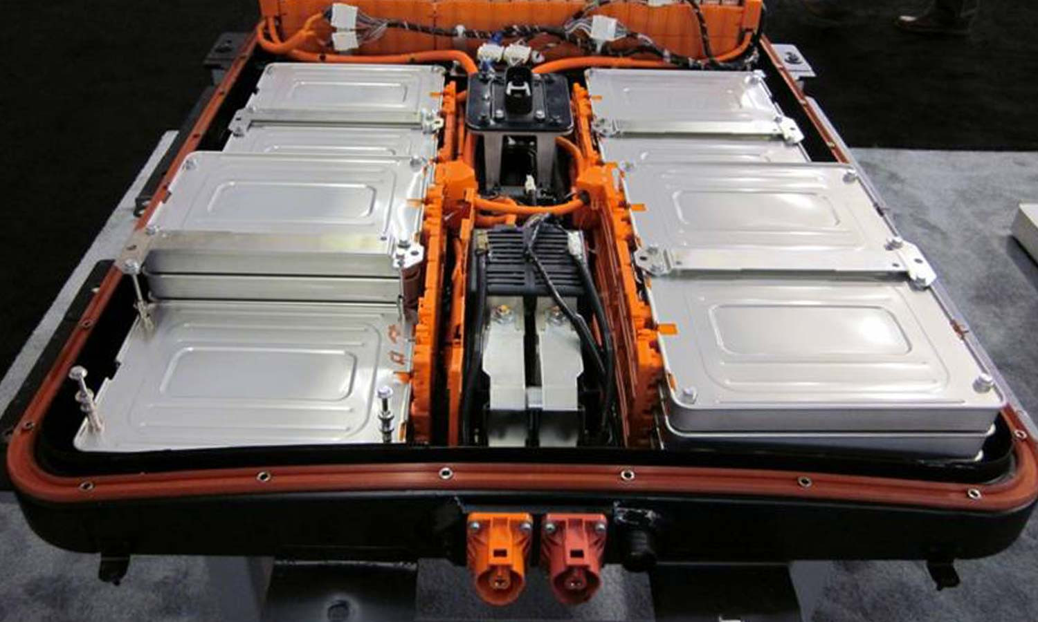 Retired EV Batteries: A New Life Cycle for Sustainability & Profit