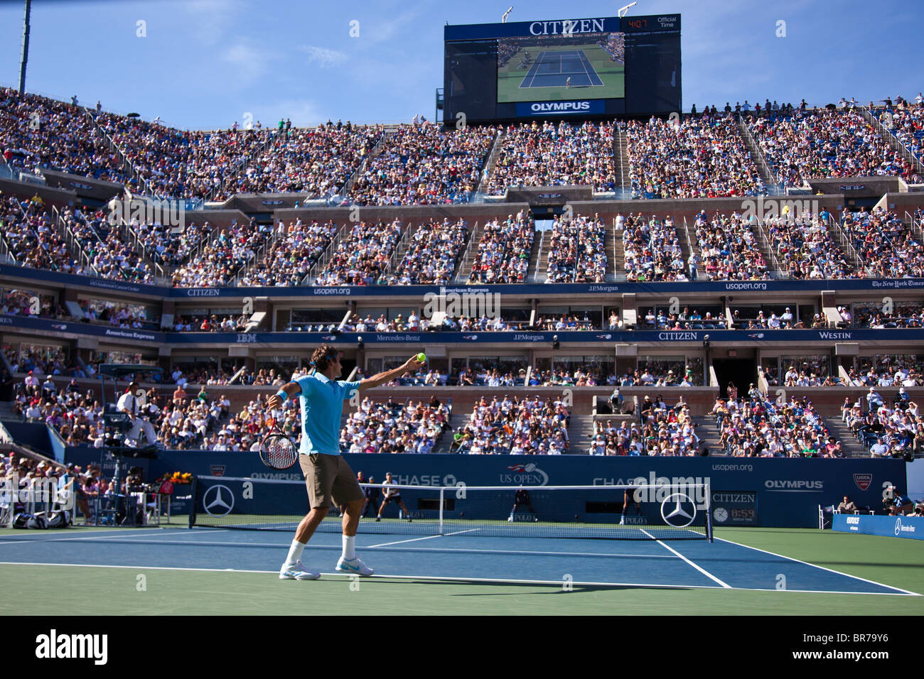 Roger Federer Returns to Arthur Ashe Stadium at the US Open 2024, Gets