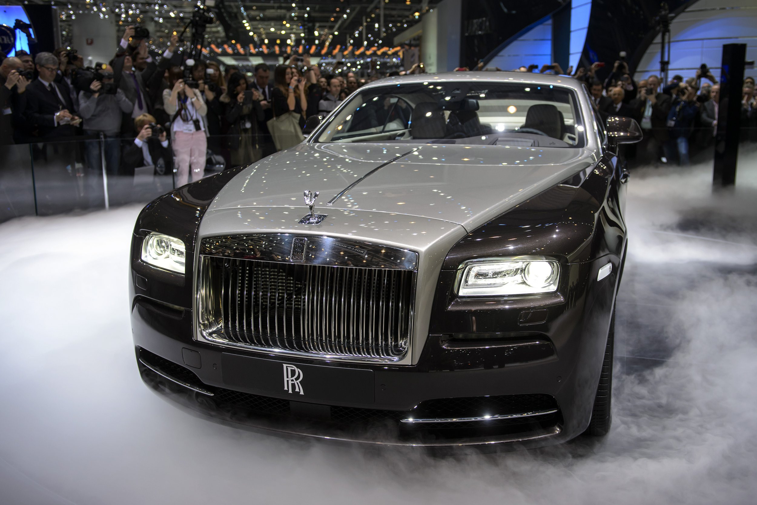 Rolls-Royce Soars as Profit Surges, Dividend Restored