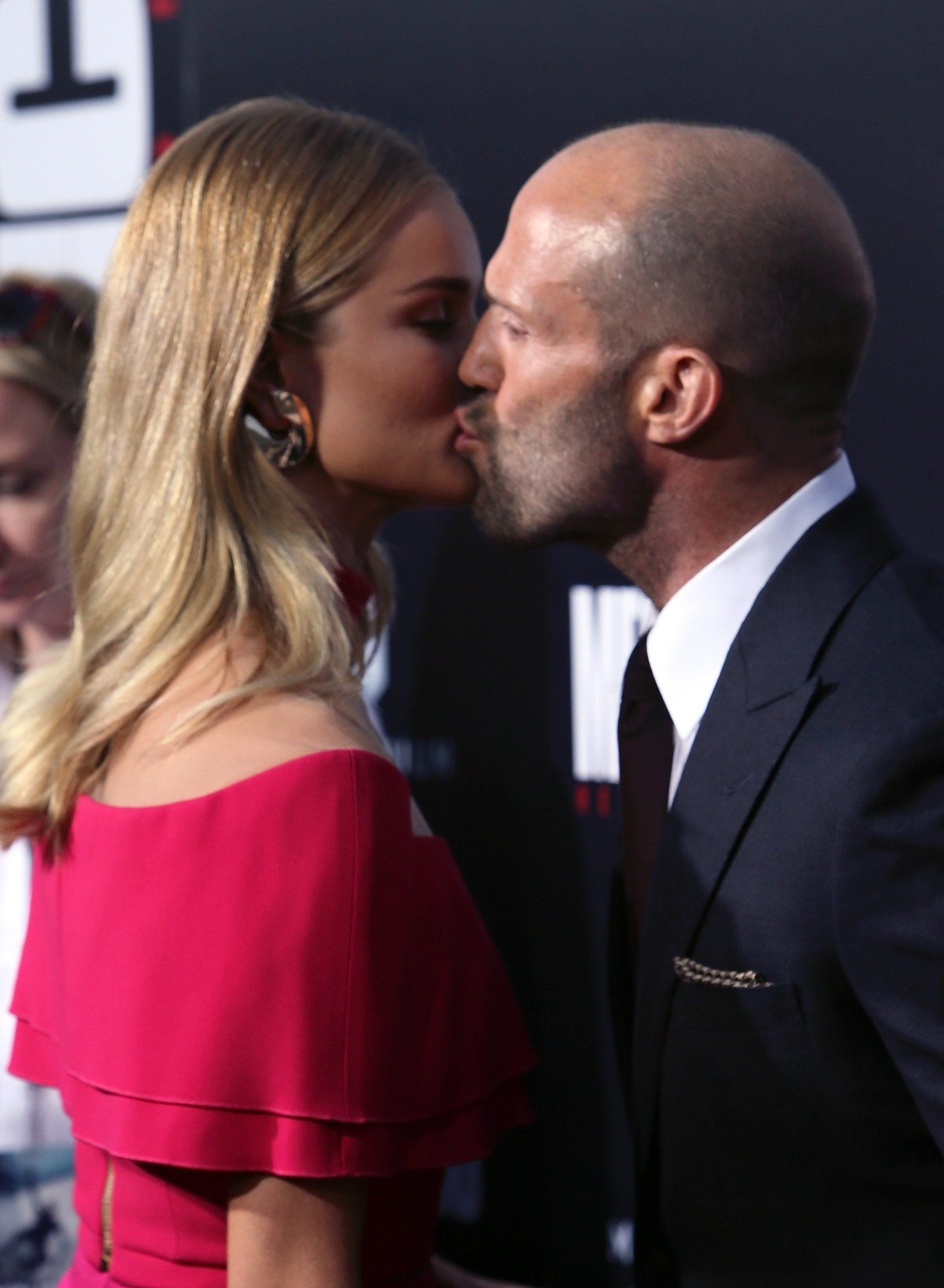 Rosie Huntington-Whiteley and Jason Statham Ringside at Fury vs. Usyk Rematch in Saudi Arabia: A Night of Glamour and Heavyweight Boxing