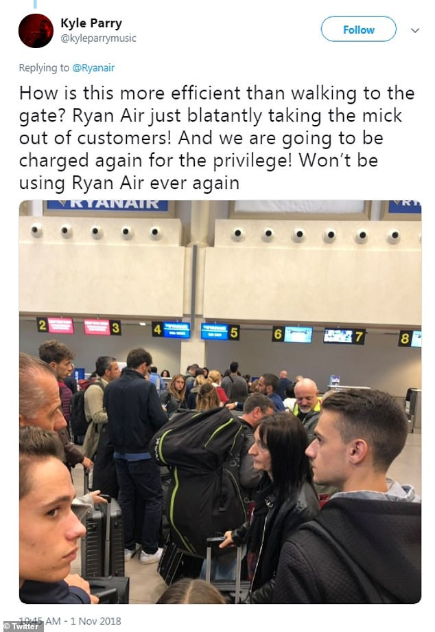 Ryanair's Baggage Chaos: Woman Hit with €60 Fine for Water Bottle!