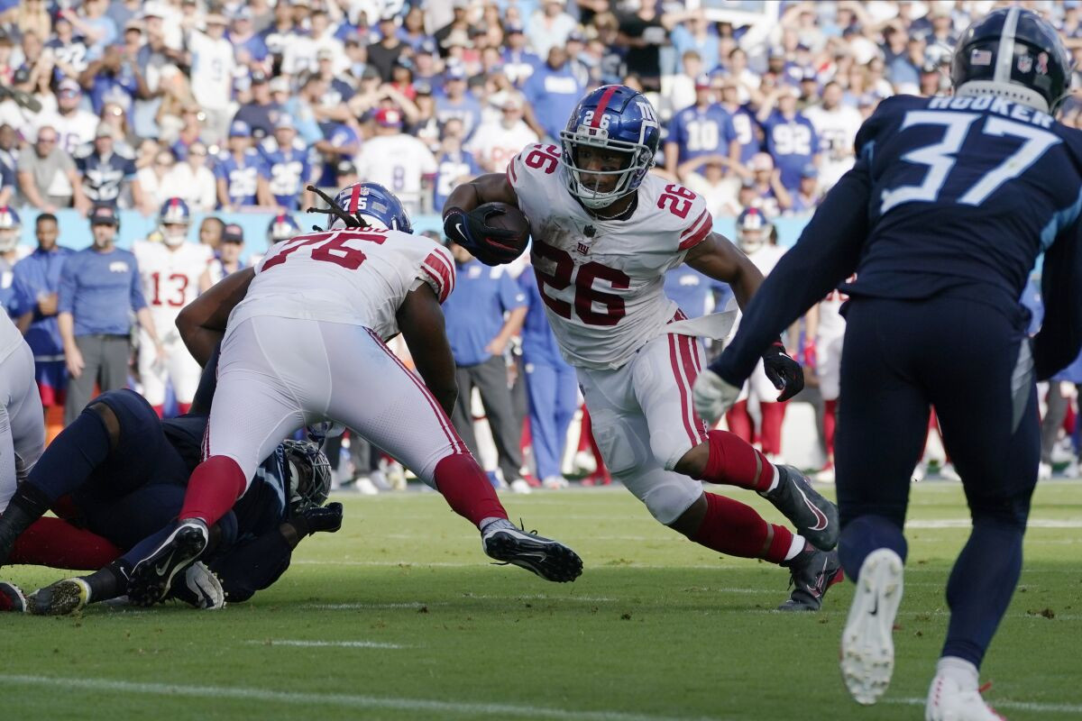 Saquon Barkley Drops Game-Winning Catch, Falcons Stun Eagles in Home Opener