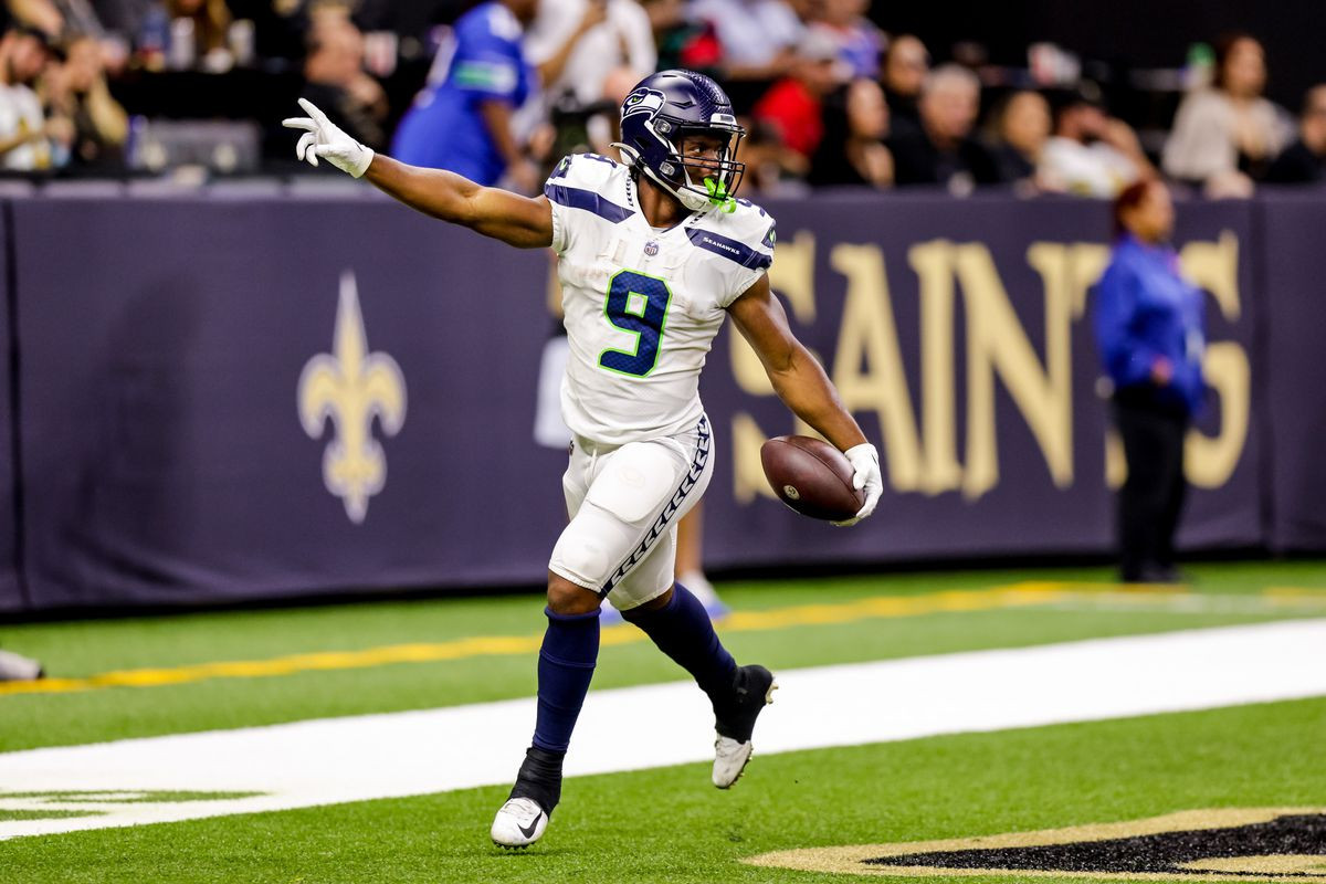 Seahawks' Kenneth Walker III OUT: Charbonnet to Start Against Packers in Week 15 Showdown!