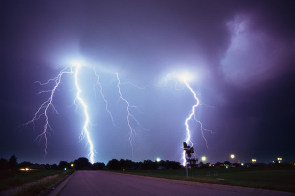 Severe Thunderstorms Hit Minnesota and Iowa: Strong Winds Cause Power Outages and Downed Trees