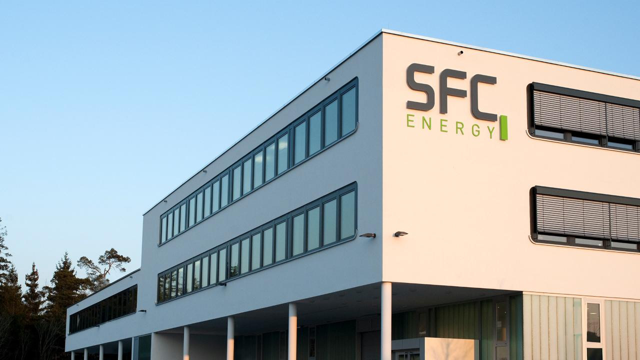 SFC Energy Reports Strong Half-Year Financials: Net Cash Position Surges to EUR 66 Million