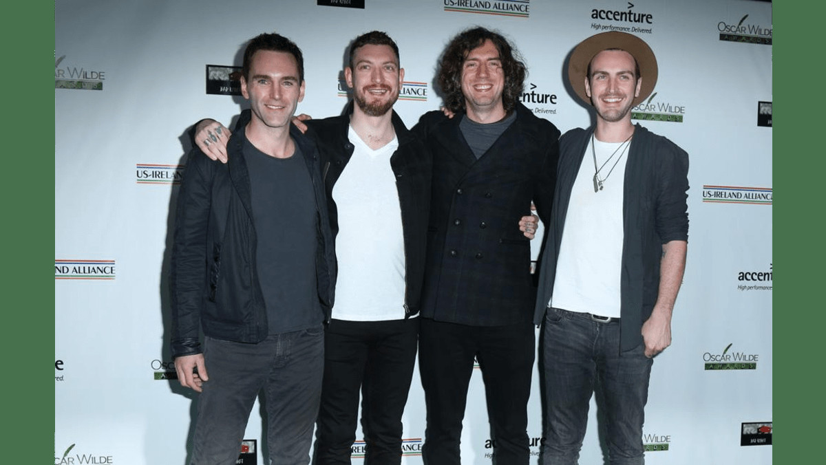 Snow Patrol's New Album Secures First U.K. No. 1 in 18 Years: Fans Celebrate With Midnight Signing