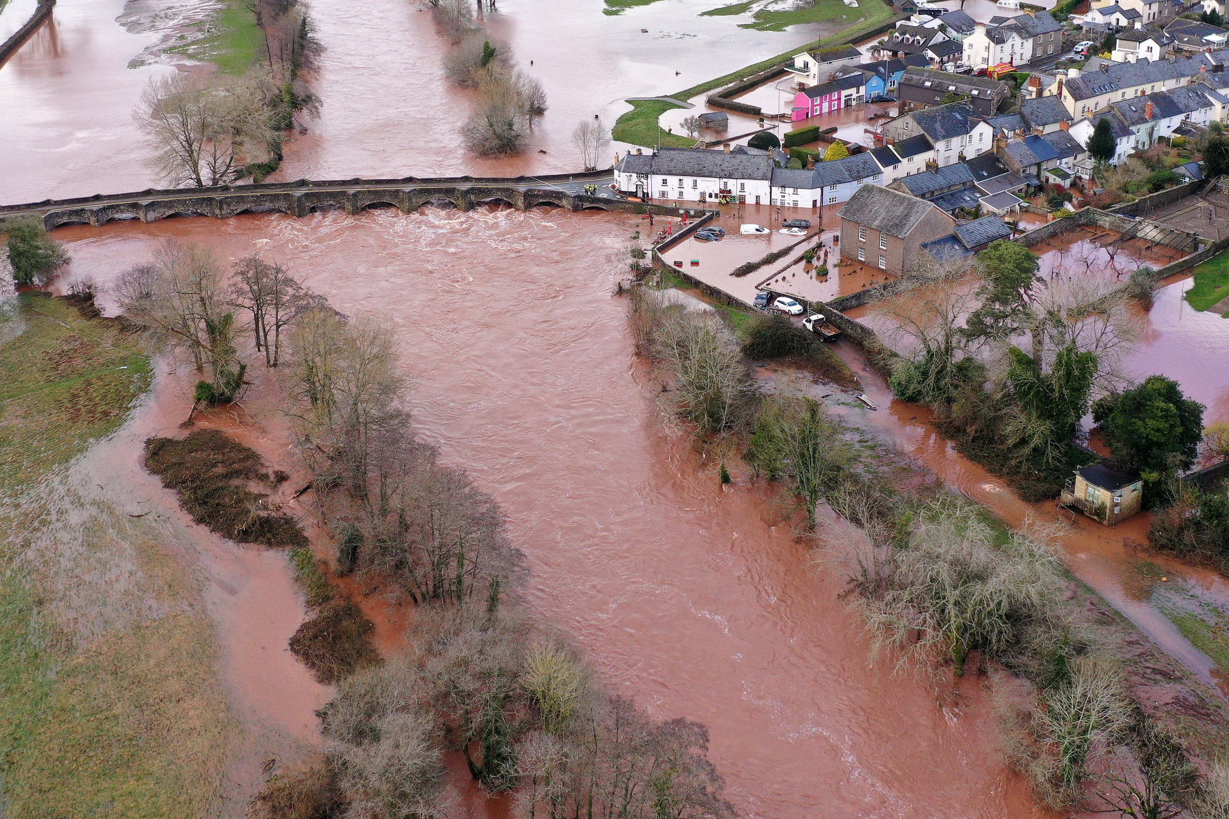 Storm Darragh: 93mph Winds Batter Wales, Causing Chaos and Power Outages