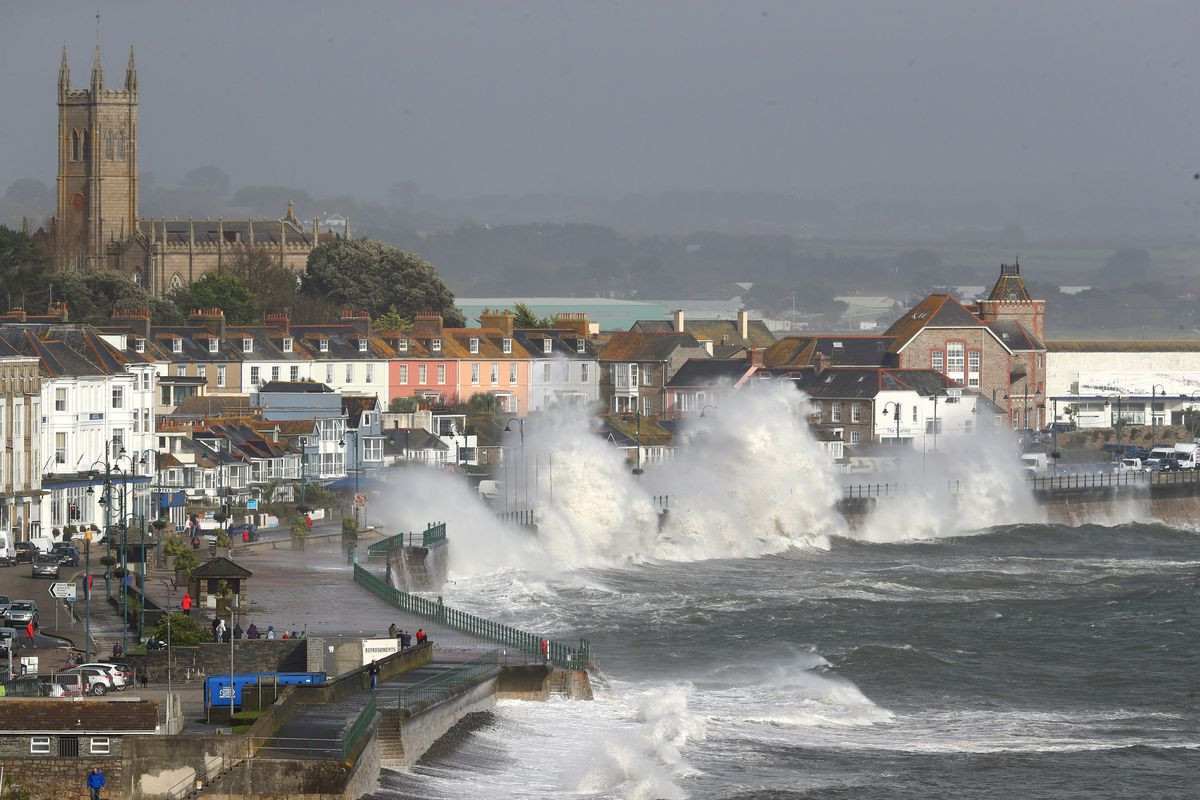 Storm Éowyn: Ireland Braces for High-Impact Winds, Heavy Rain, and Potential Snow