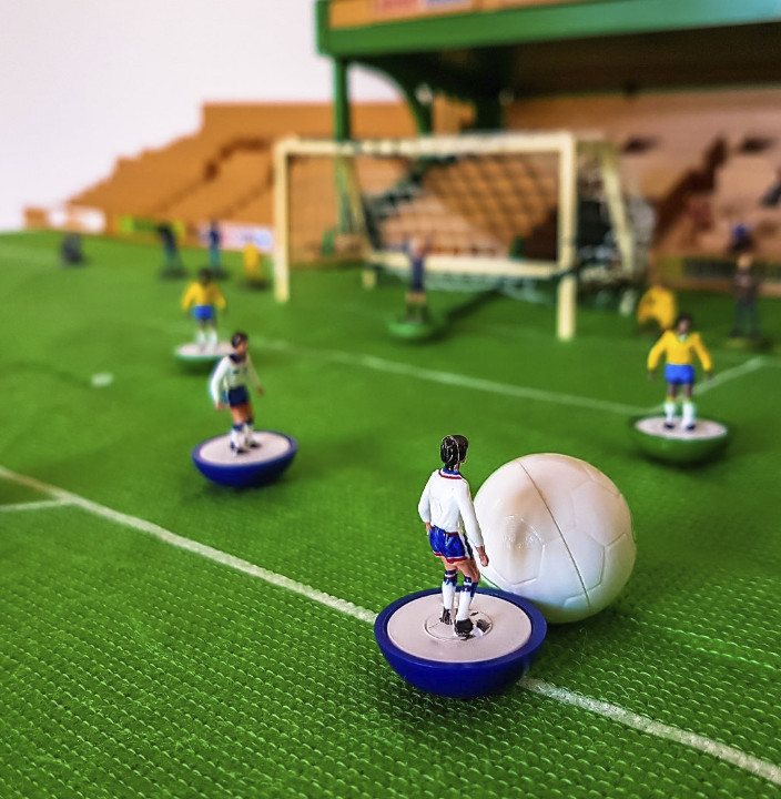 Subbuteo World Cup Returns to its Hometown: Giant Player Arrives in Tunbridge Wells