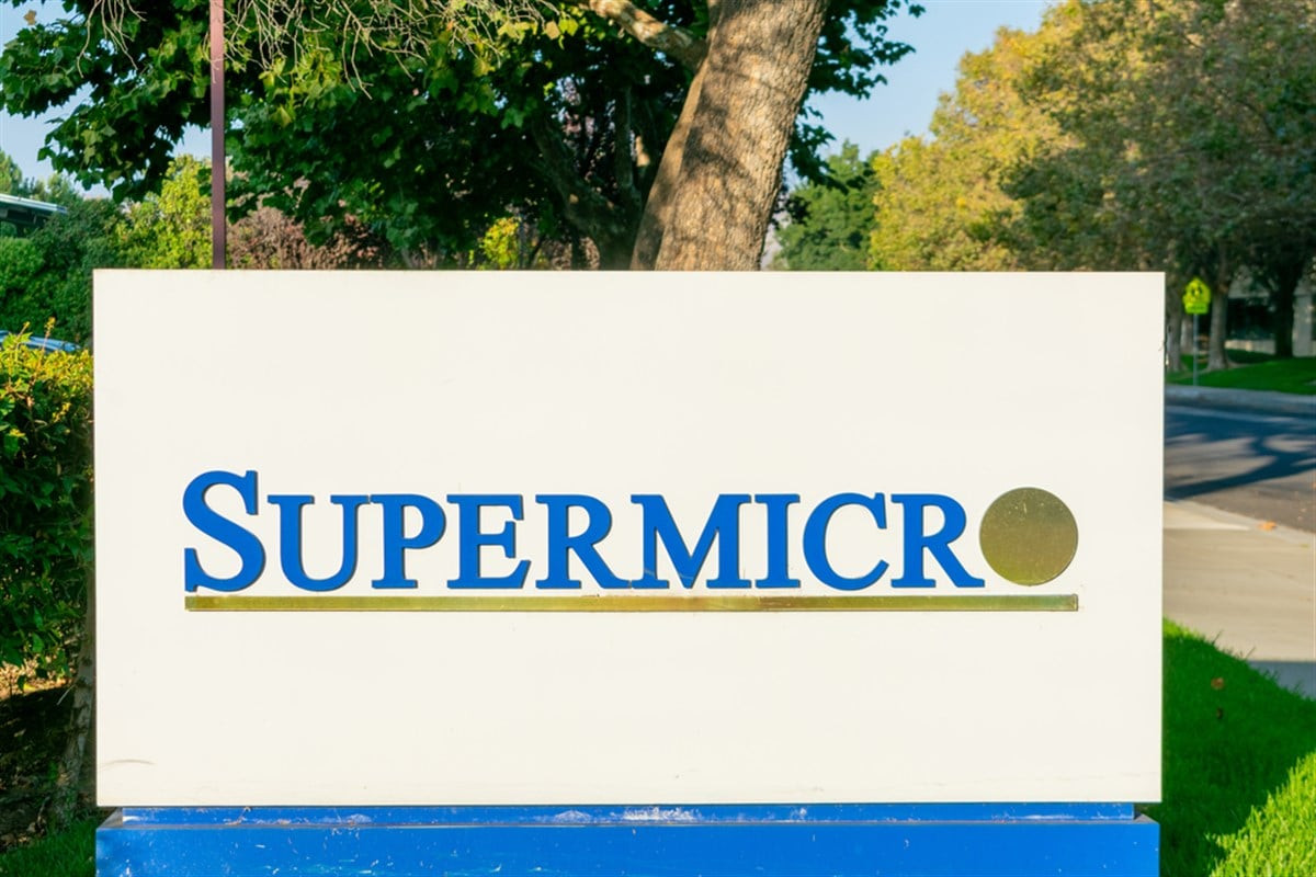 Super Micro Computer Stock: Is This The Right Time To Buy? Experts Weigh In