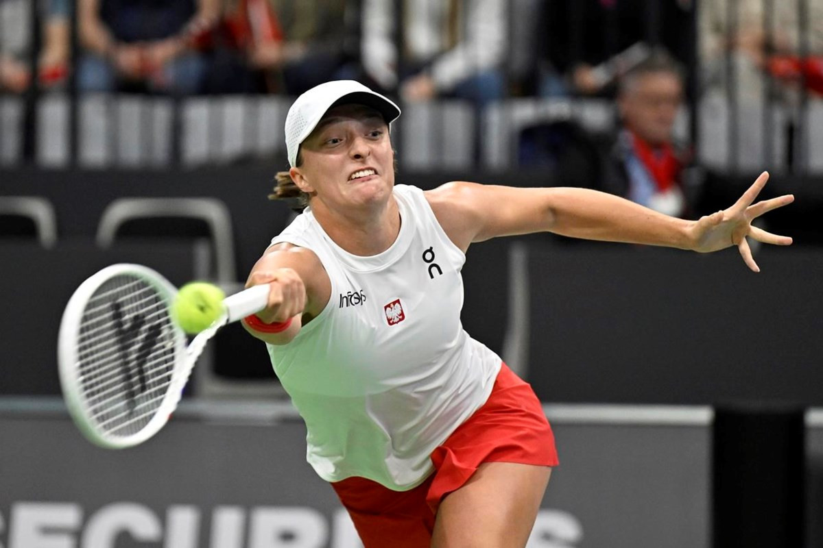 Swiatek's Double Triumph Leads Poland to Historic Billie Jean King Cup Semifinals!