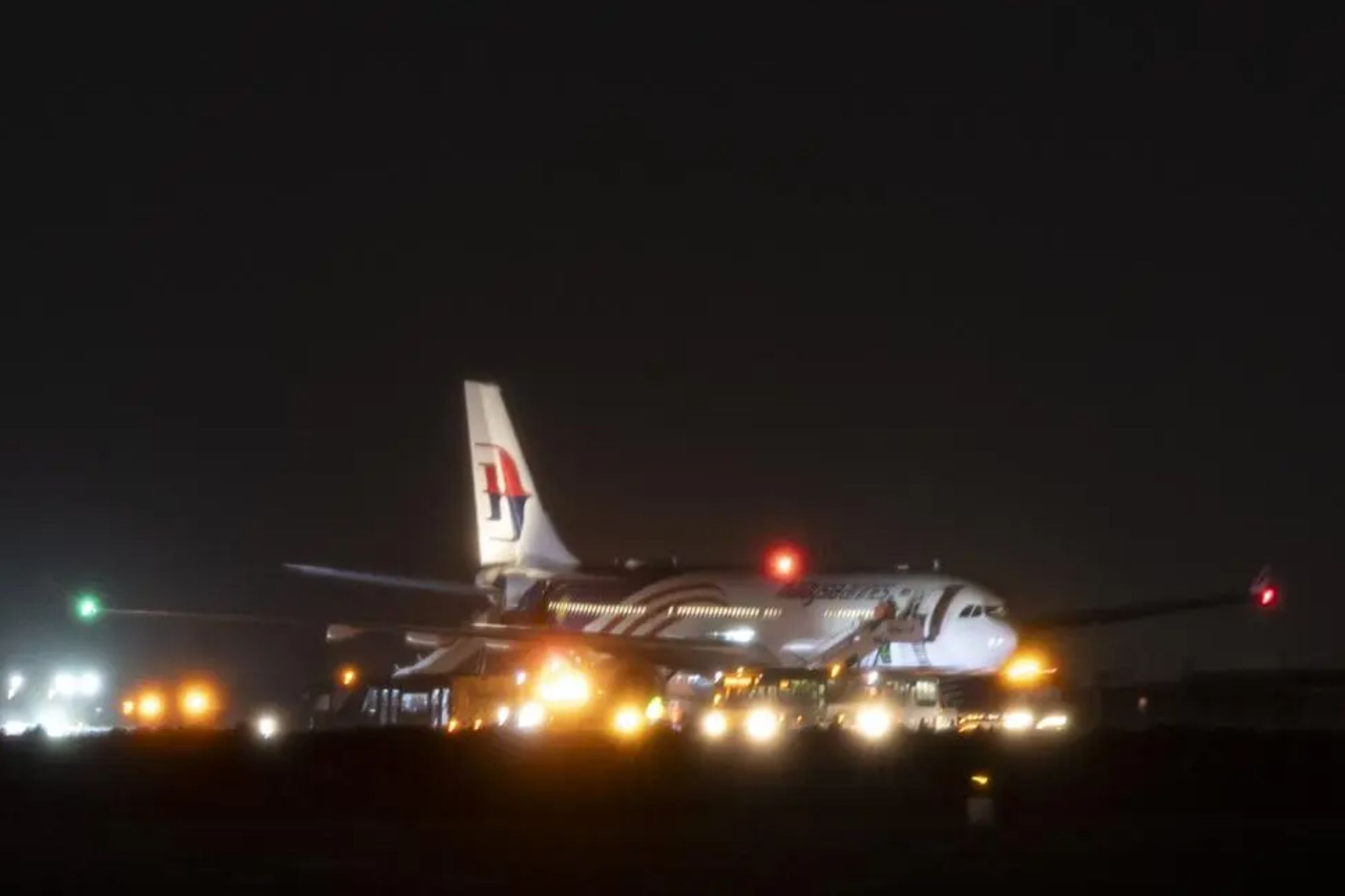 Sydney Airport on Lockdown: Air New Zealand Flight Grounded After Bomb Threat