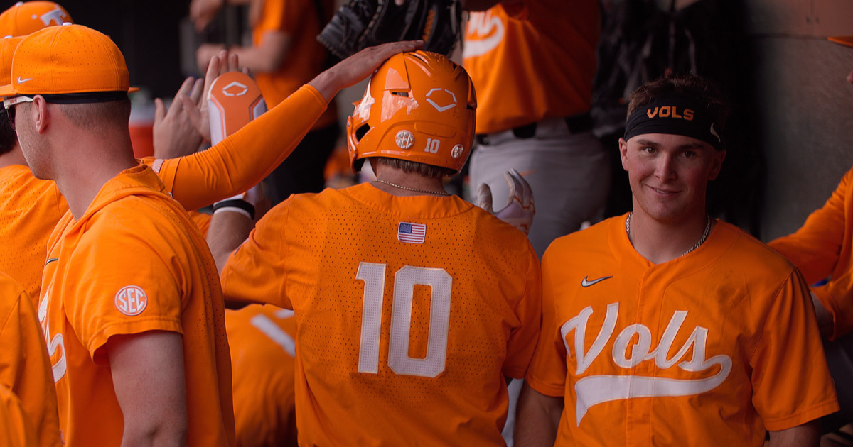 Tennessee Volunteers Clinch CFP Spot in Nail-Biting Victory over Vanderbilt Commodores