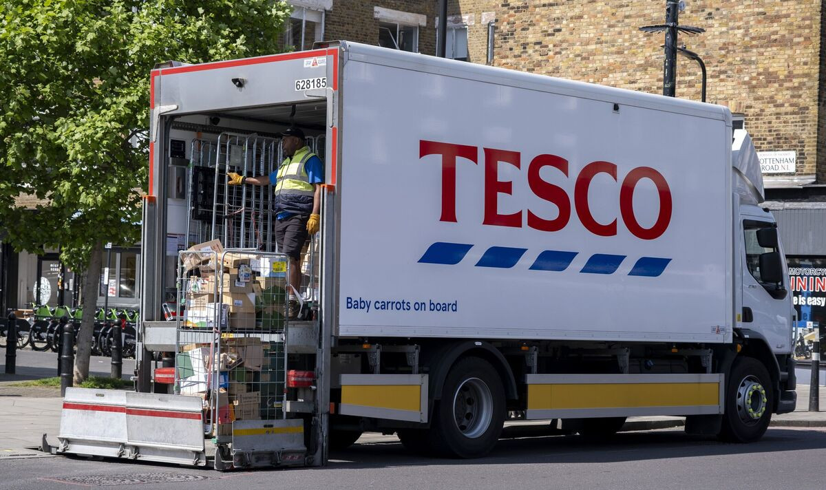 Tesco Issues Urgent Recall of Christmas Dinner Favorite Due to Health Risk: Check Your Fridge Now!