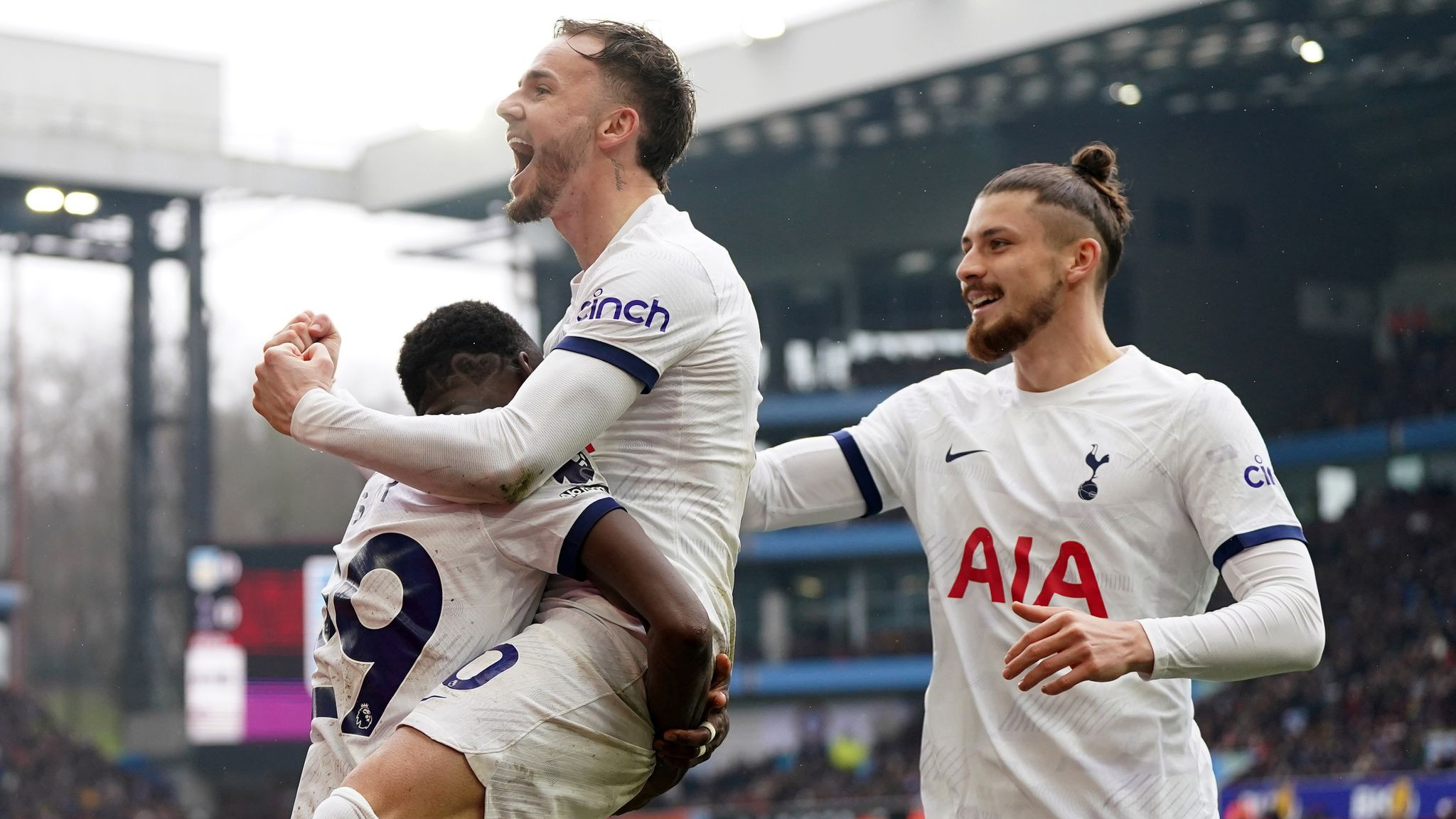 Tottenham's Solanke Leads Comeback Win Against Aston Villa, Maddison Adds Late Gem