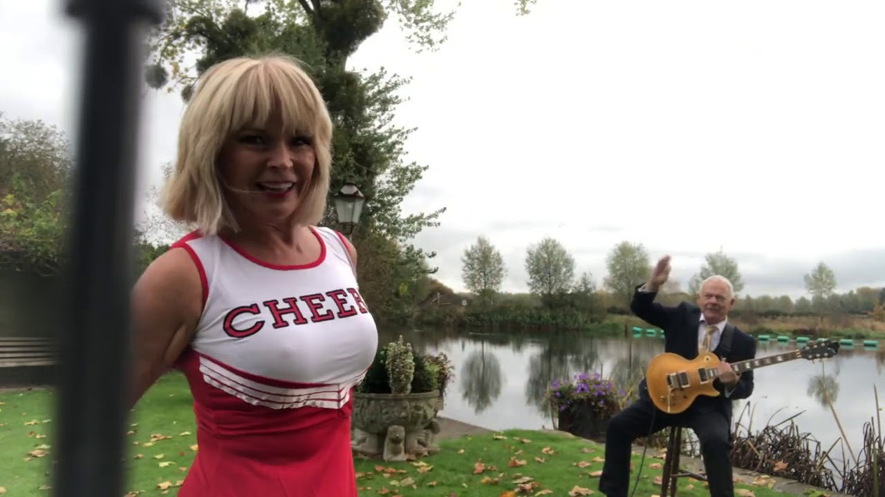 Toyah & Robert's Weekend: Upbeat Moments, Vintage Sunday Lunch & Music News