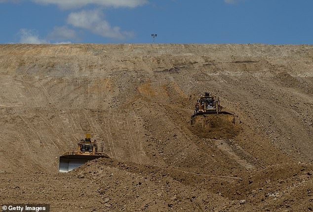 Tragedy Strikes Queensland Coal Mine: Worker Killed in Crane Accident