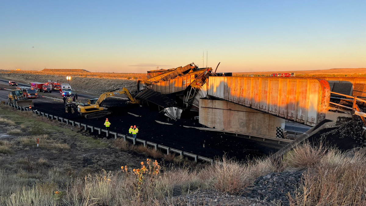 Train Derailment in Longueuil: Route 116 Closed, Evacuation Zone Established