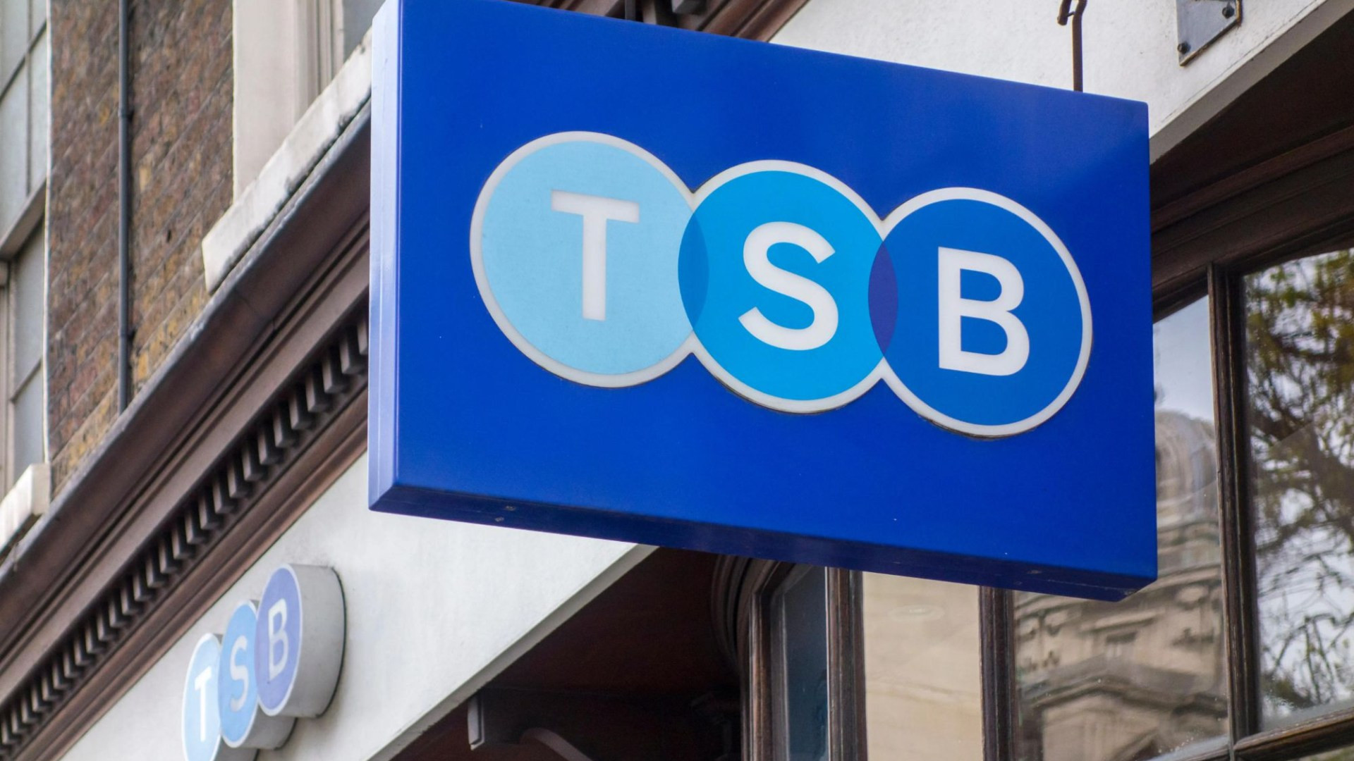 TSB Banking App Down: Thousands Unable to Access Accounts