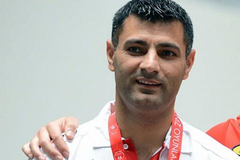 Turkish Olympic Sharpshooter Yusuf Dikec Wins Silver Medal With a Casual Style That Took the Internet By Storm