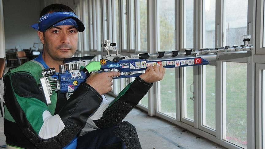 Turkish Shooter Wins Silver Medal with One Hand in Pocket, Internet Goes Wild