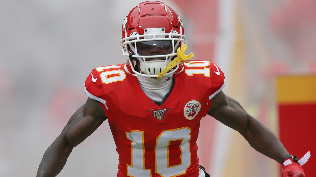 Tyreek Hill's Thanksgiving Day Struggle: Underperforming Prop Bets on DraftKings?