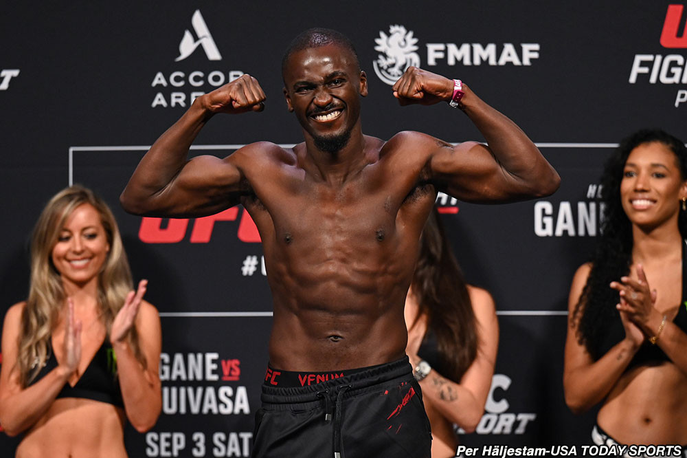 UFC Paris 3: William Gomis et Joanderson Brito se chambrent à la pesée cérémoniale