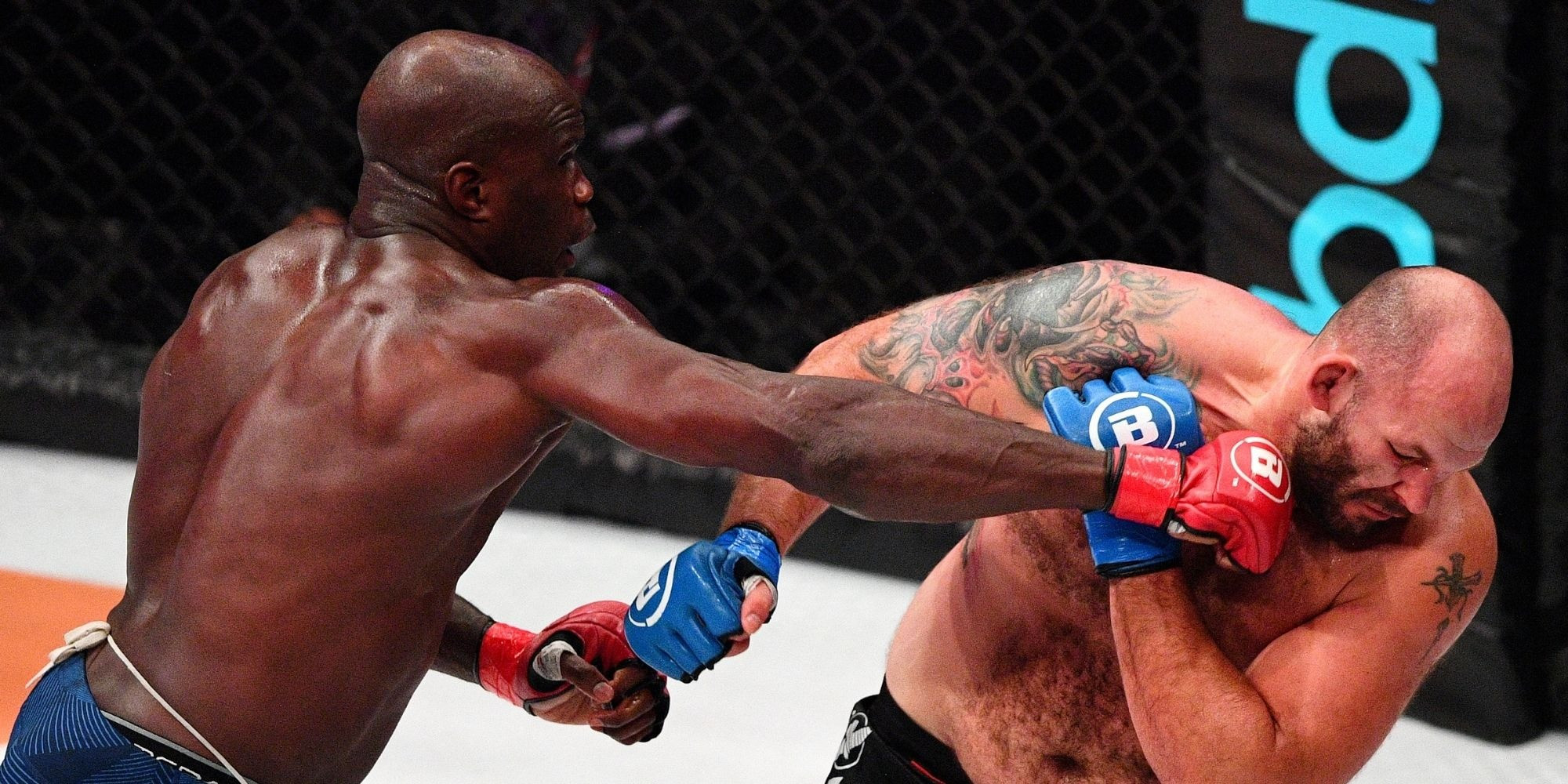 UFC Paris: Oumar Sy, le nouveau diamant du MMA français, brille à l'Accor Arena