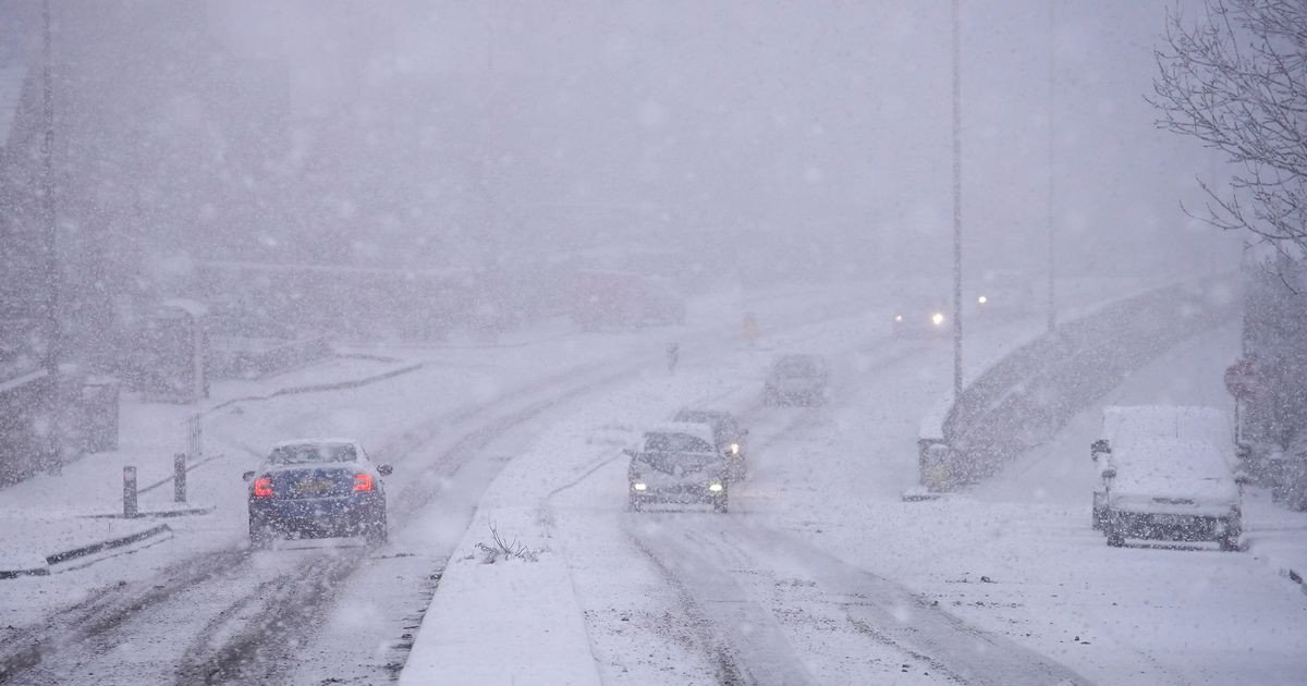 UK Snow Storm Warning: Travel Chaos & Freezing Temperatures Predicted!