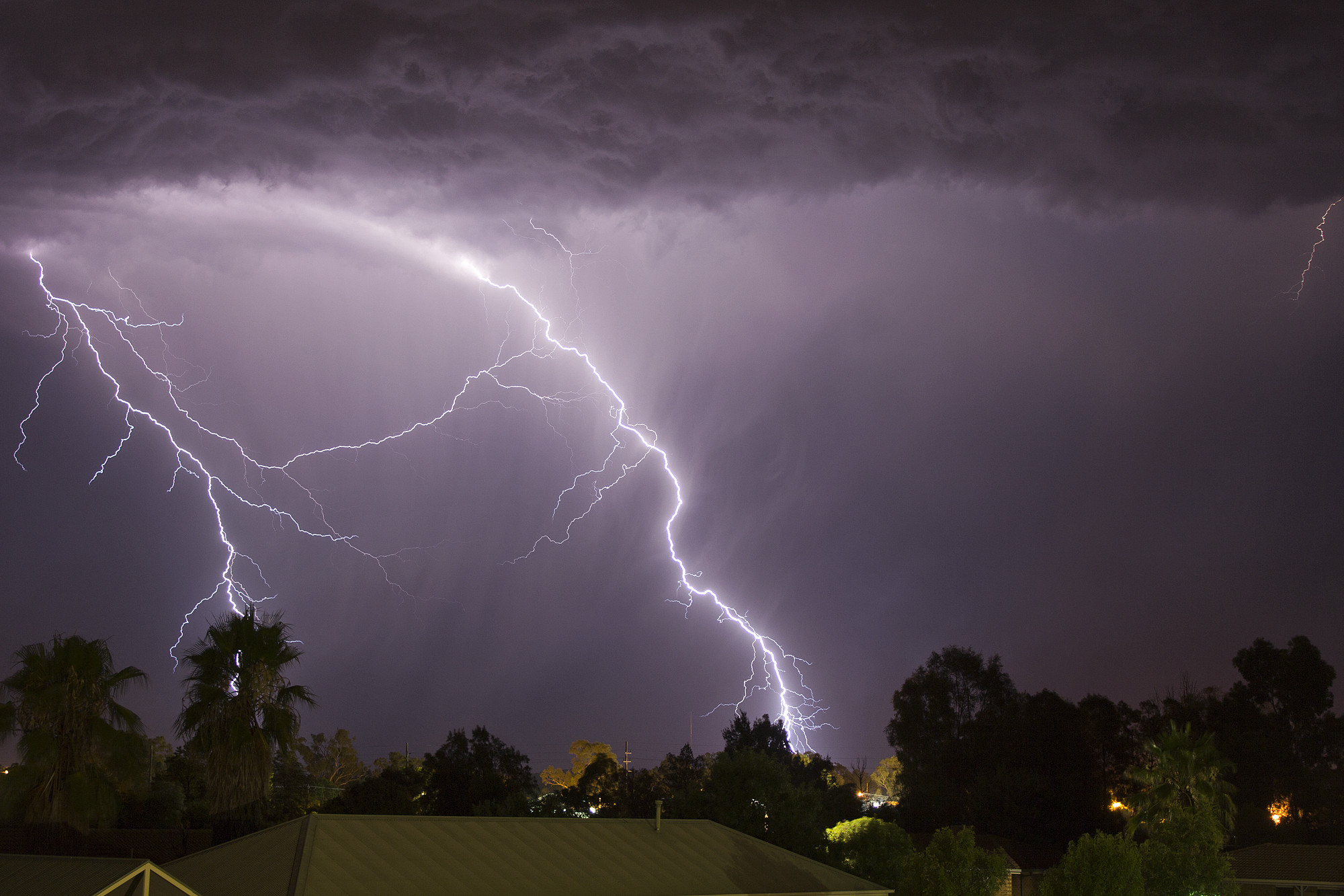 UK Storm Tracker Live: Yellow Weather Warning for Thunderstorms and Heavy Rain Across England and Wales