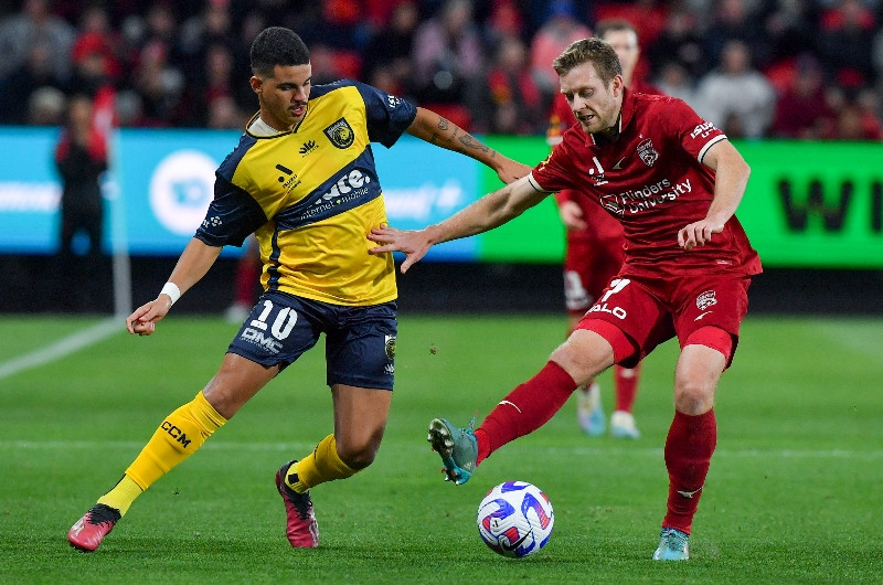 Unbeaten Adelaide United Crushes Central Coast Mariners 4-0: Goodwin's Masterclass Secures Record-Breaking Victory