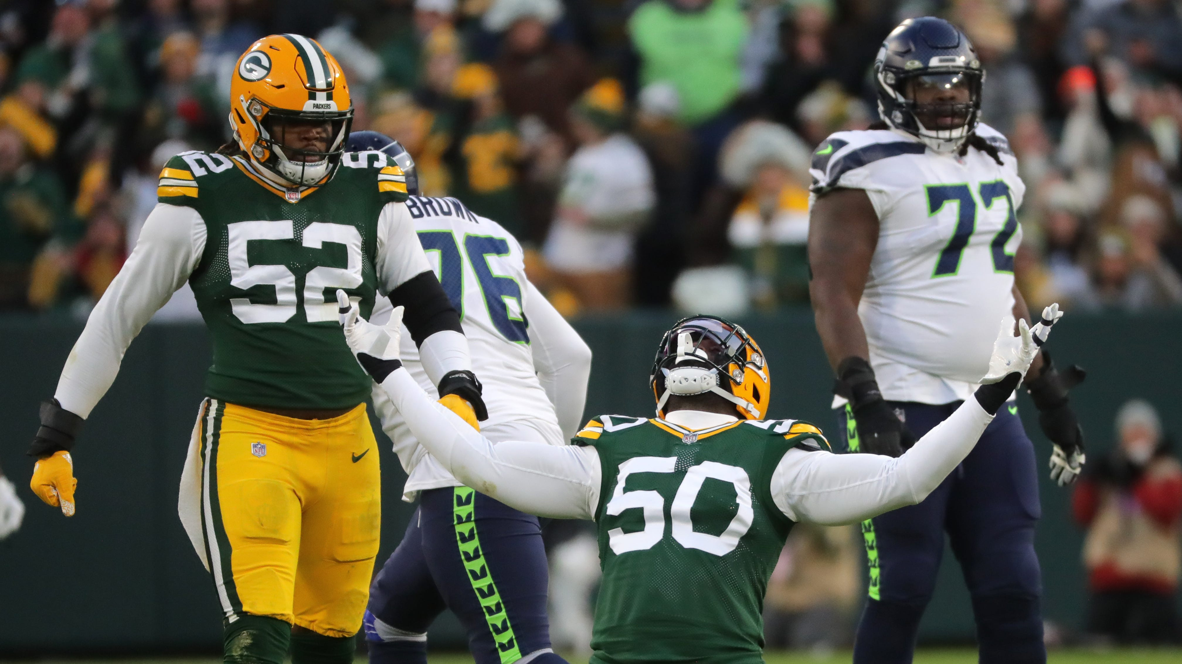 Unbelievable! Packers' Dominant First Half Crushes Seahawks in Primetime Thriller