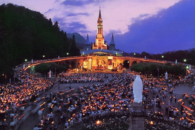 Unforeseen Lourdes Sunshine: A November Pilgrimage Surprise!