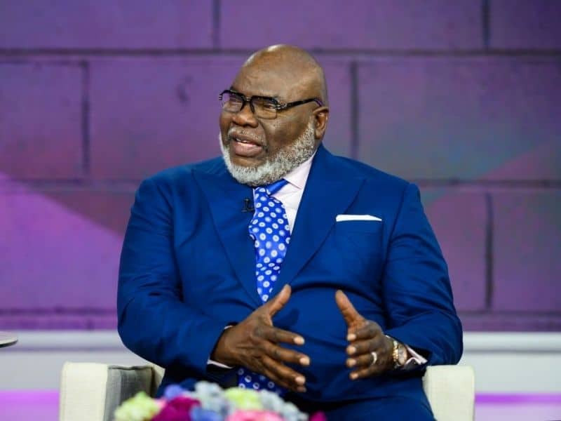 Urgent Health Update: Bishop T.D. Jakes Suffers Medical Emergency During Sermon