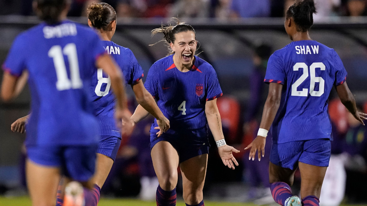 USWNT Tops Group B at Paris Olympics with 2-1 Win over Australia