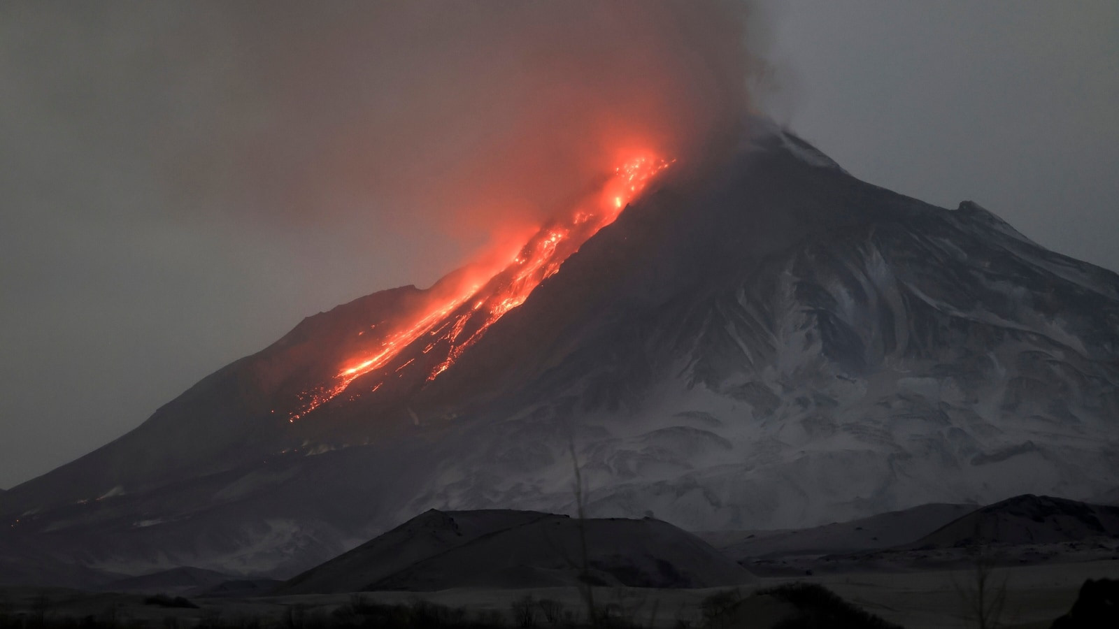 Volcano Erupts in Russia After Powerful Earthquake Triggers 'Code Red' Warning