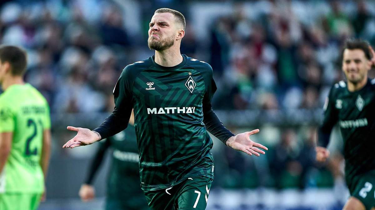 Werder Bremen's Ducksch Leads a Comeback Against 10-Man Wolfsburg