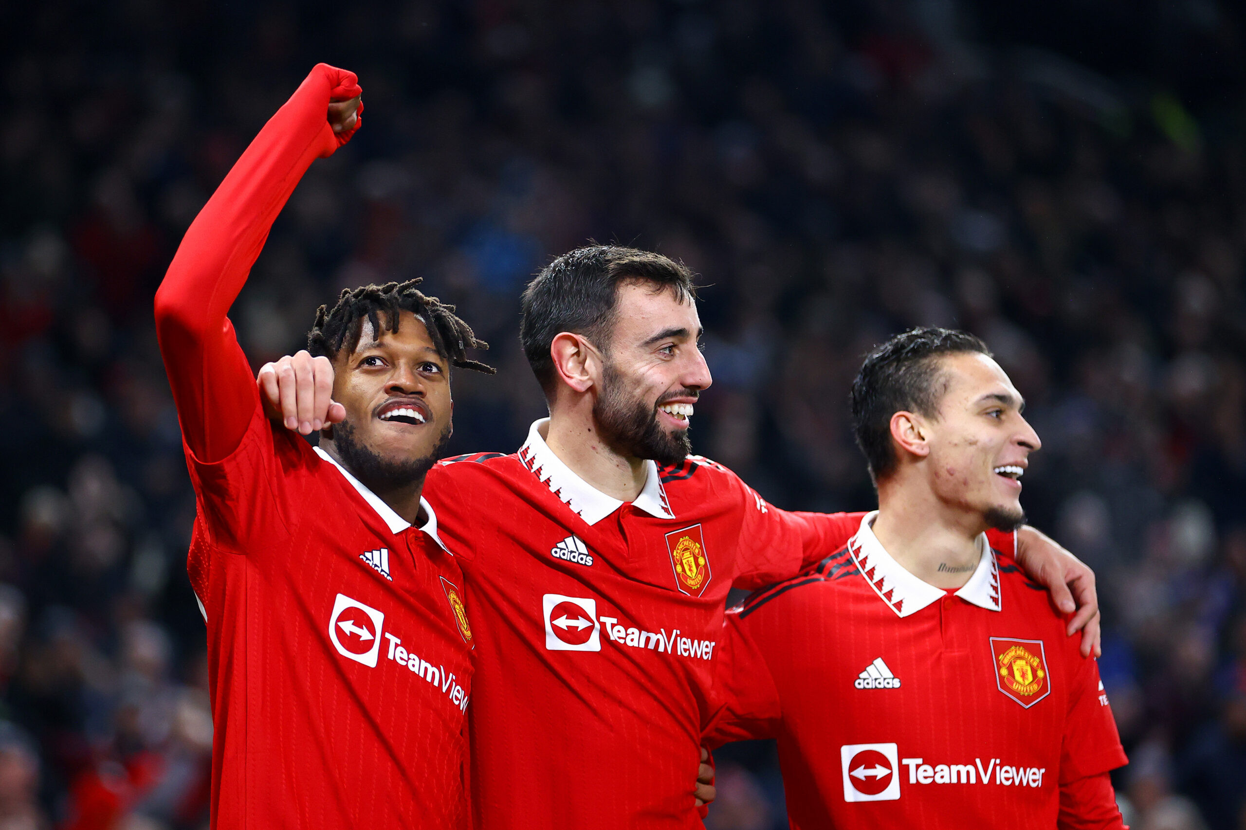 Wolves Shock Manchester United 2-0 on Boxing Day: Fernandes Sent Off in Stunning Upset!